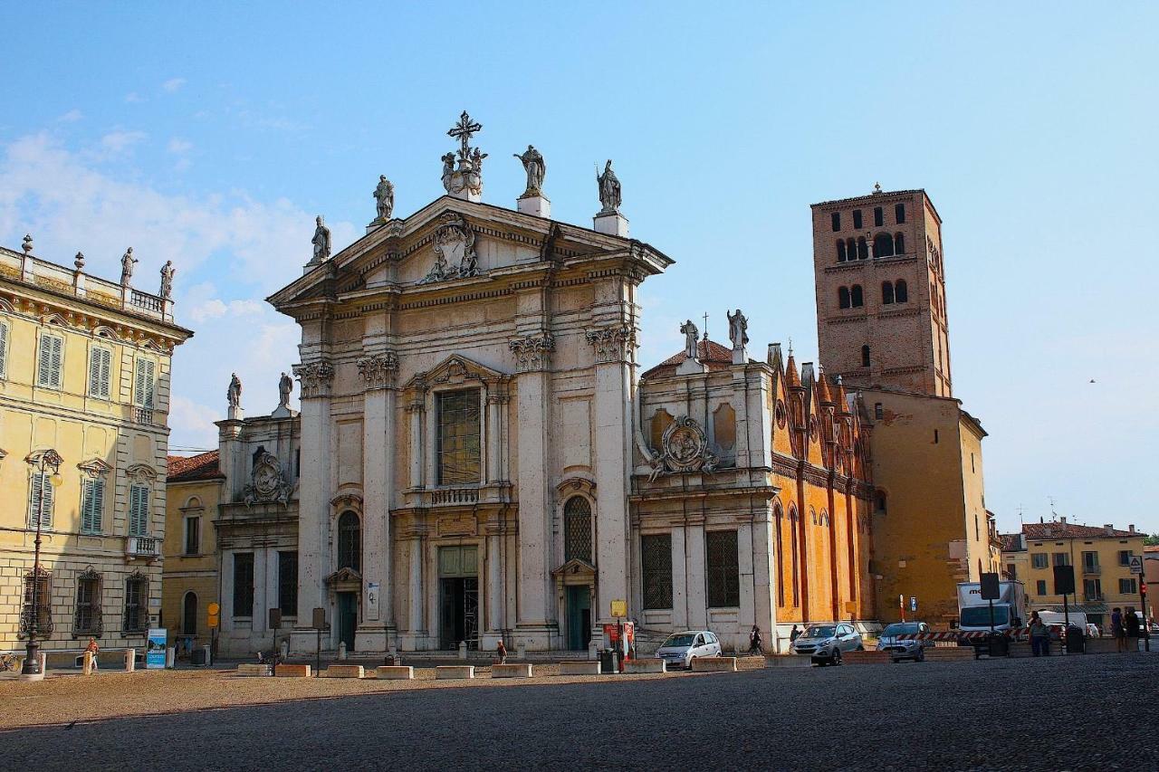 B&B Casa Dei Poeti Mântua Exterior foto