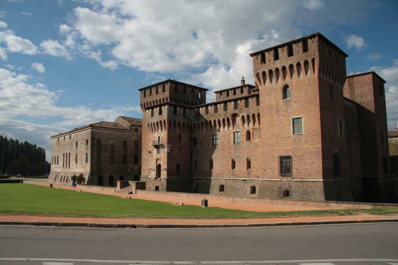 B&B Casa Dei Poeti Mântua Exterior foto