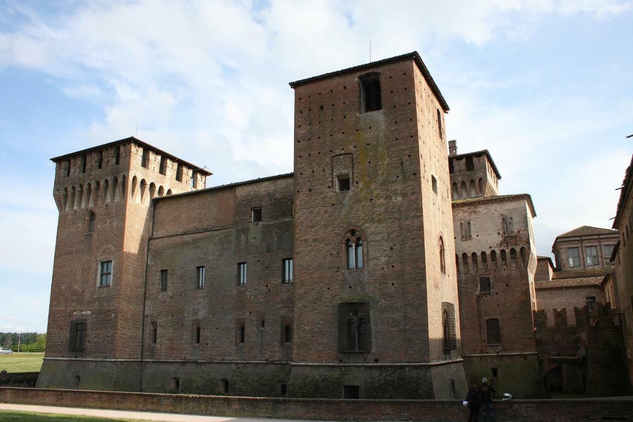 B&B Casa Dei Poeti Mântua Exterior foto