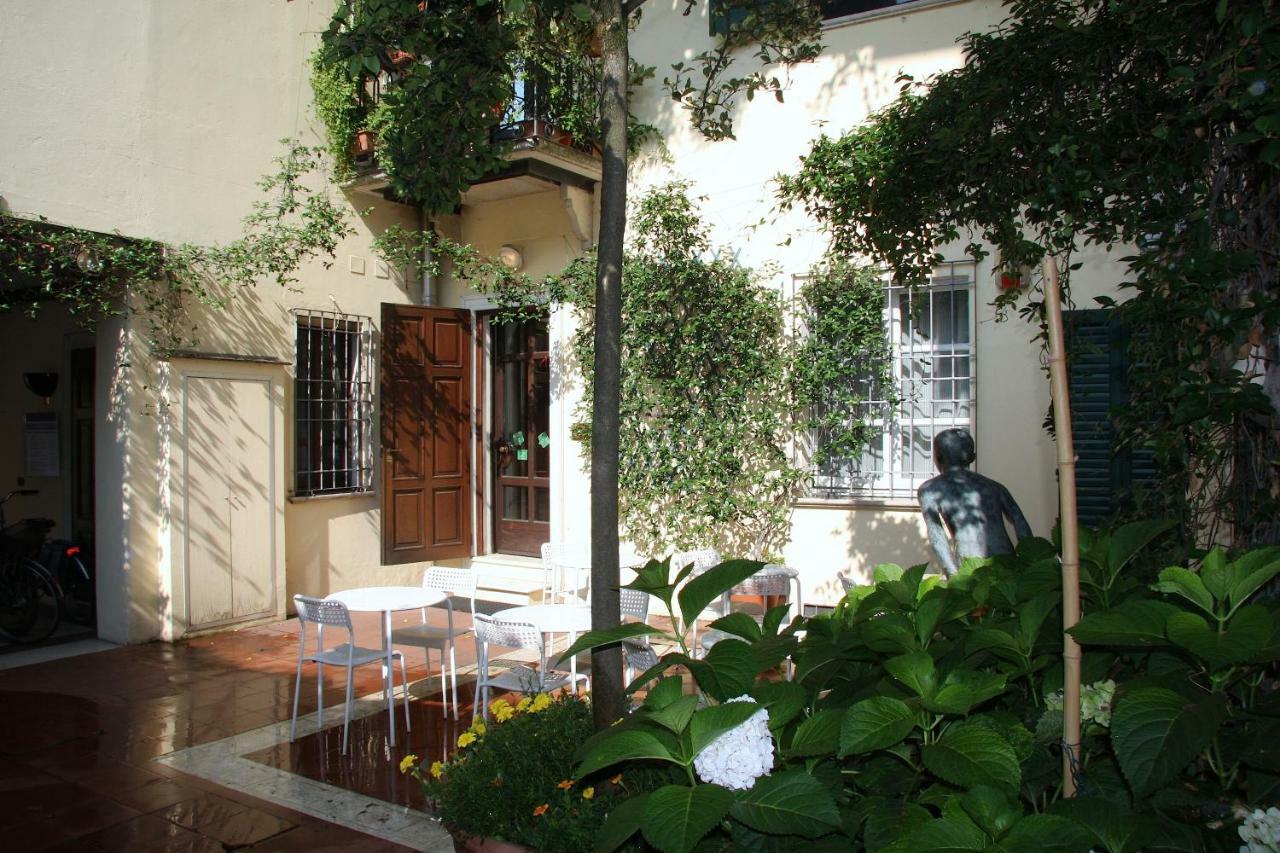 B&B Casa Dei Poeti Mântua Exterior foto
